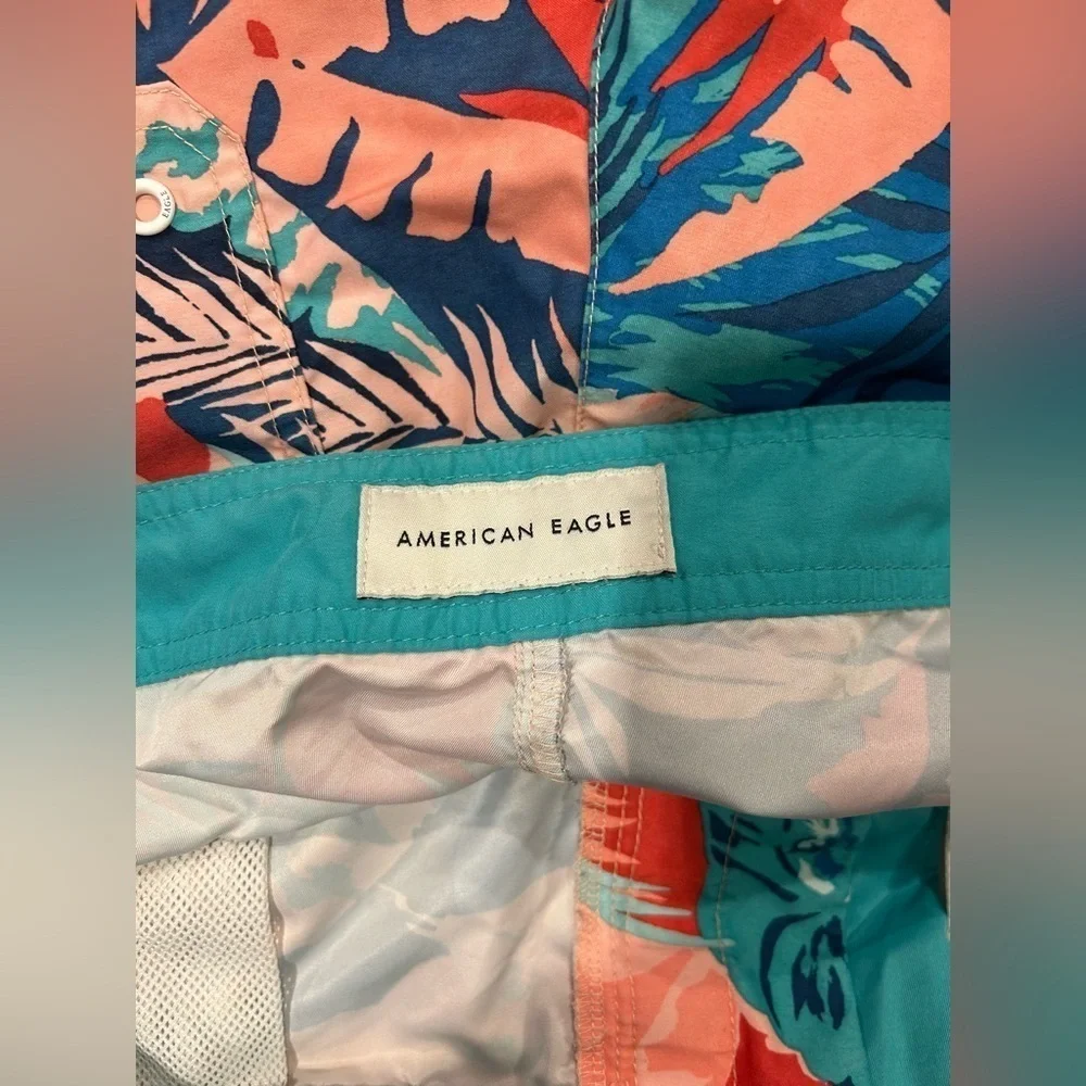 American Eagle Swim Trunks Men’s Medium Tropical Lion Blue Pink Beach
